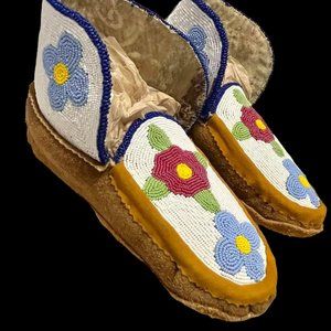 Authentic Handmade First Nations/Native American Beaded Moose Hide Moccasins